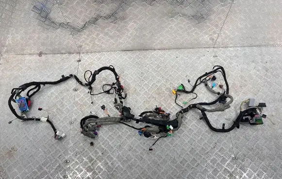 Land Rover Range Rover L405 EUR ISO radio connector 