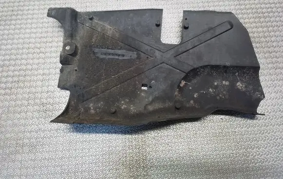 Opel Vivaro Engine splash shield/under tray 8200505043