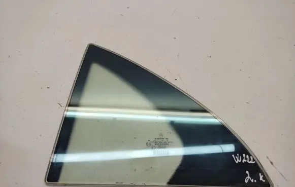 Mercedes-Benz S W222 Rear vent window glass 43R000590
