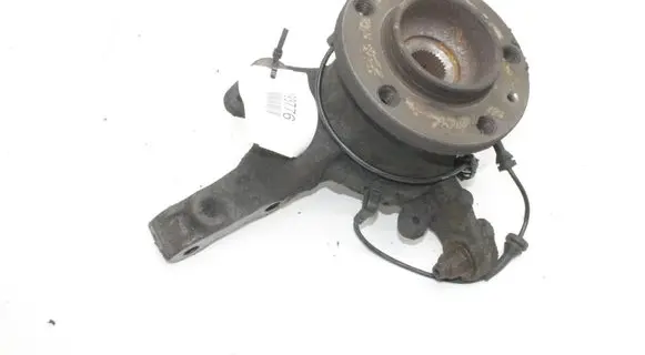 Opel Movano B Front wheel hub