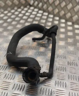 Volkswagen PASSAT B6 Engine coolant pipe/hose 6001222916