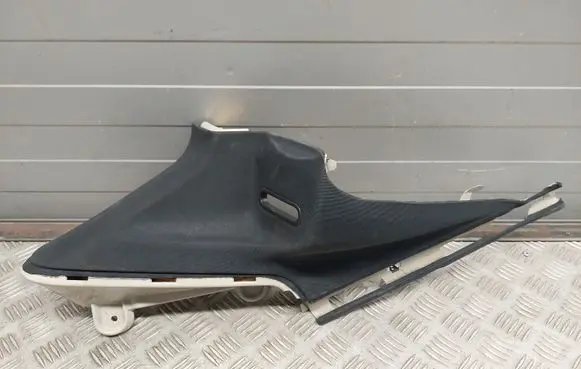 Mercedes-Benz CLS C218 X218 (C) pillar trim A2186901126