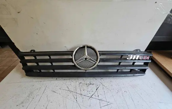 Mercedes-Benz Sprinter W901 W902 W903 W904 Front bumper upper radiator grill A9018800085