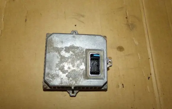Mazda 6 Voltage converter/converter module 