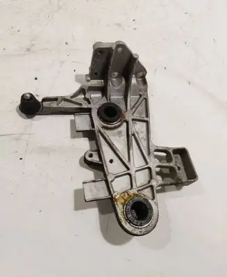 Mercedes-Benz C W204 Engine mounting bracket A6510902241 211550101