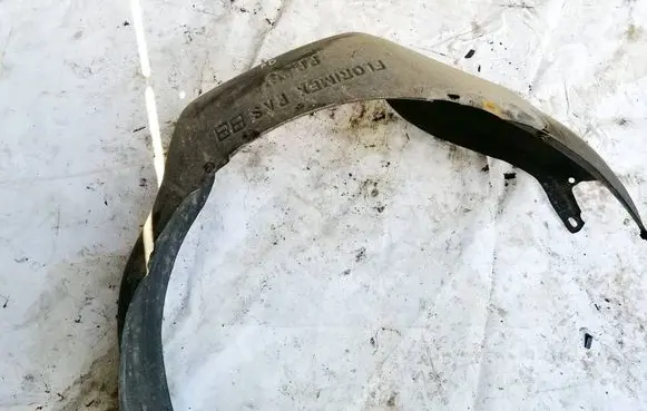 Volkswagen PASSAT B4 Front wheel arch liner splash guards 