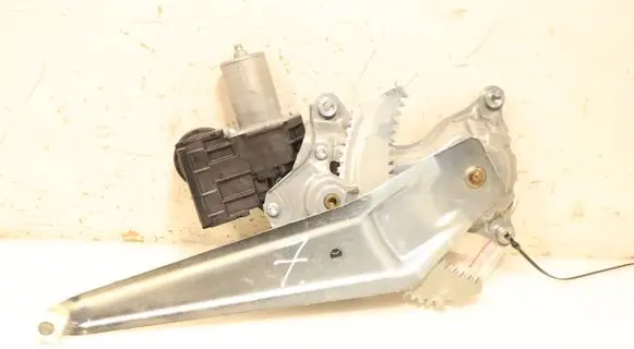 Toyota Corolla E160 E170 Rear window lifting mechanism without motor 