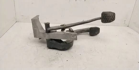 BMW 3 E36 Pedal assembly 1161962