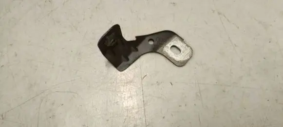 Fender mounting bracket
