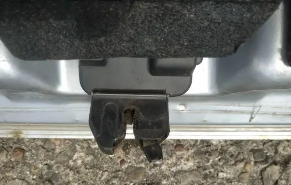 Nissan Primera Tailgate/trunk/boot lock/catch/latch