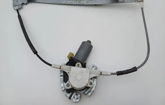 Renault Megane I Front door window regulator with motor 0130821721