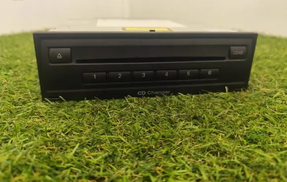 Audi Q7 4L CD/DVD changer 4F0035110A MHAD801A