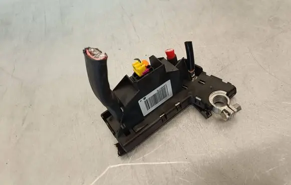 Audi A6 S6 C7 4G Battery relay fuse 4F0915519 120243