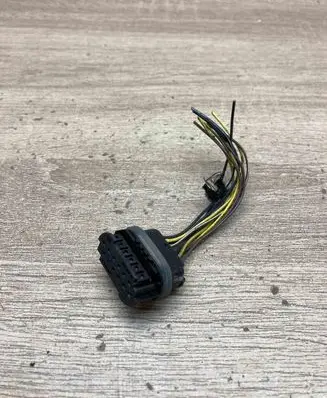 BMW 5 E60 E61 Plug wire 8373630