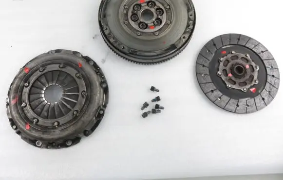 Fiat Bravo Dual mass flywheel 2294001585 3000951371