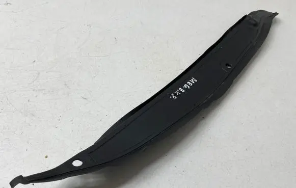 Renault Megane III Fender end trim 631130005R