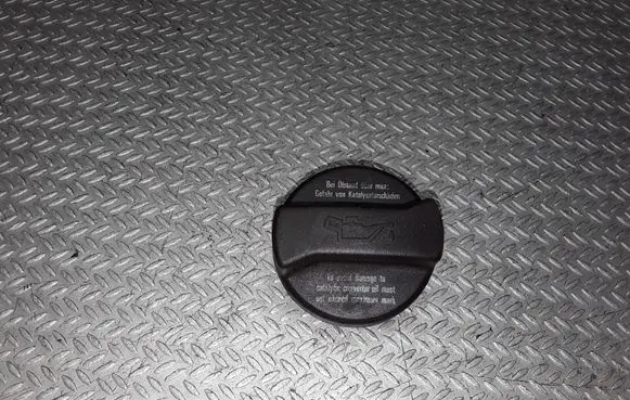 Volkswagen Golf IV Oil filler cap 026103485