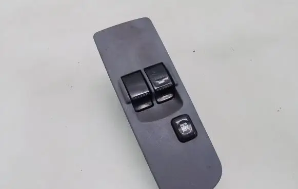 Mitsubishi Colt Electric window control switch MR587959