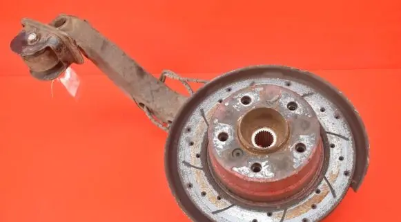 Front wheel hub spindle knuckle