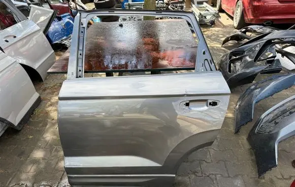 Seat Ateca Rear door 575