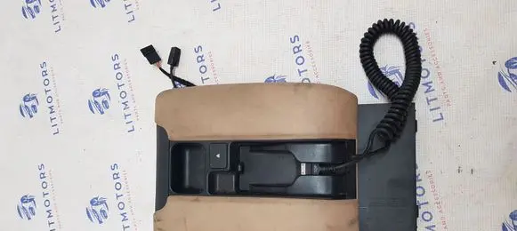 BMW 5 E39 Armrest 804033