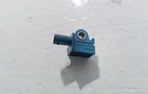 Skoda Yeti (5L) Airbag deployment crash/impact sensor 5K0959351A