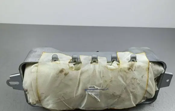 Jeep Grand Cherokee Passenger airbag P68195938AA PT11120 TX2P82733P0489