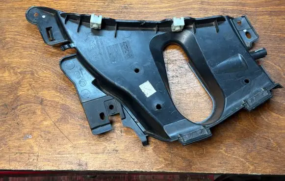BMW X5M G05 F95 Front bumper mounting bracket 7421874