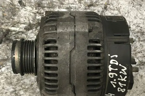 Audi A4 S4 B5 8D Generator/alternator 028903028