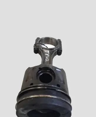 Ford Galaxy Piston with connecting rod