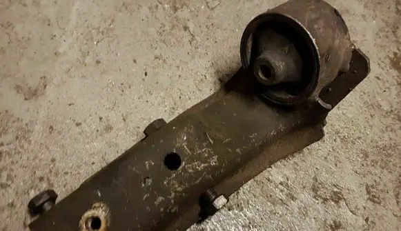 Volkswagen Jetta I Gearbox mount 171399113H