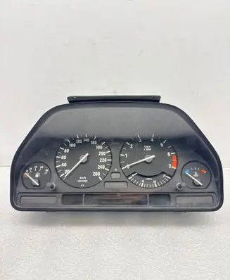 BMW 7 E32 Speedometer (instrument cluster) 8350524 993558131