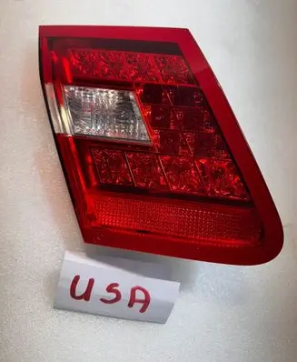 Tailgate rear/tail lights