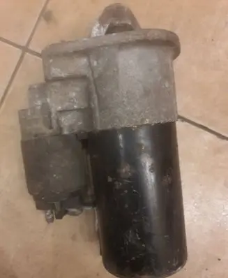 Volkswagen Touran I Starter motor 25286