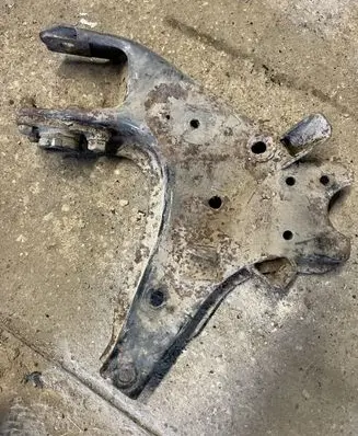 Nissan Terrano Front lower control arm/wishbone