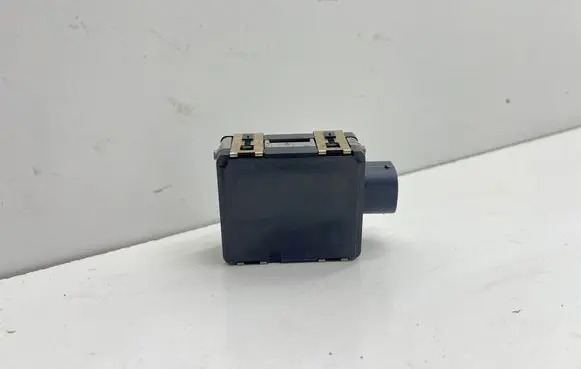 Mercedes-Benz C W205 Distronic sensor radar A0009056911 0203302558