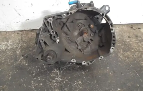 Renault Clio II Manual 4 speed gearbox JB3984