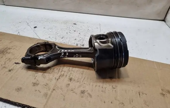 Piston with connecting rod