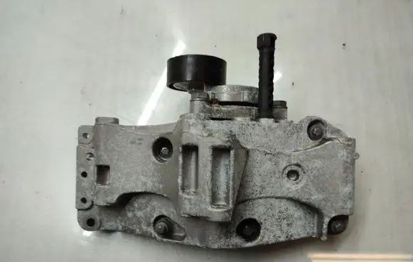 BMW 3 F30 F35 F31 Generator/alternator bracket 7619250