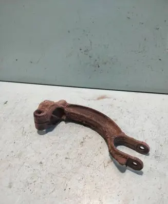 Audi A5 8T 8F Lower shock absorber bracket 8K0413