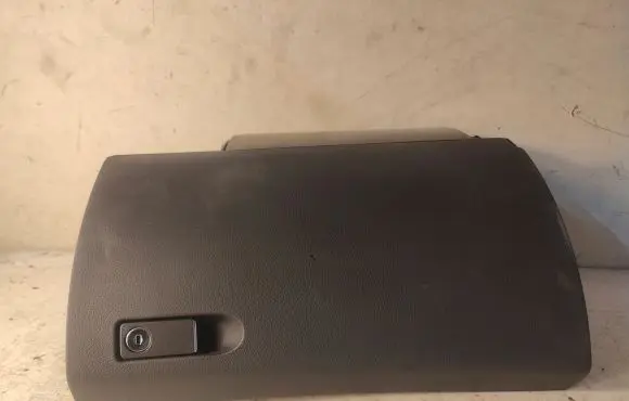 Mercedes-Benz C AMG W204 Glove box set A2046804391
