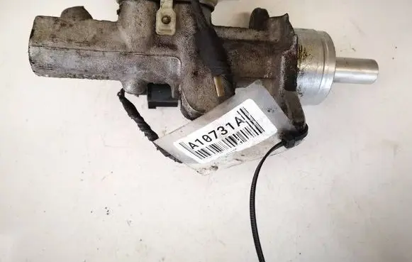 Volkswagen Golf V Master brake cylinder 1k1614019f 1k0945459
