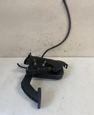 Mercedes-Benz Vito Viano W639 Clutch pedal A6392901201 0422901 04W04ZGS006