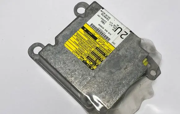 Toyota Avensis T250 Airbag control unit/module 8917005190 215955104