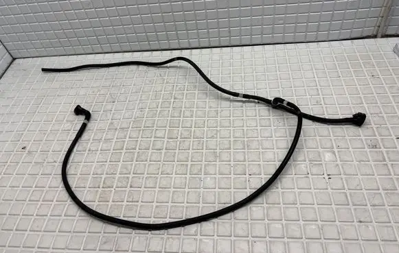 Mazda CX-7 Windshield washer spray nozzle 