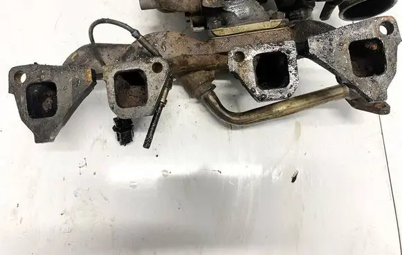 Nissan Primera Exhaust manifold 42f6