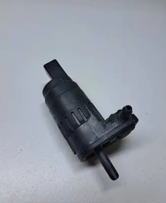 Volkswagen PASSAT B8 Windscreen/windshield washer pump 1K6955651