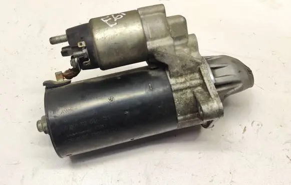 BMW 5 E60 E61 Starter motor 7796892 0001115046 12417796892
