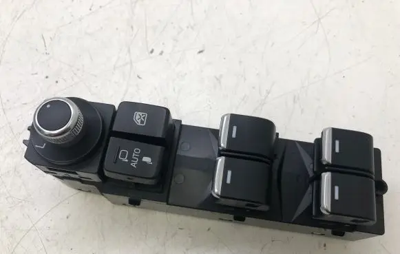 Mazda CX-5 II Electric window control switch KG8D66350A