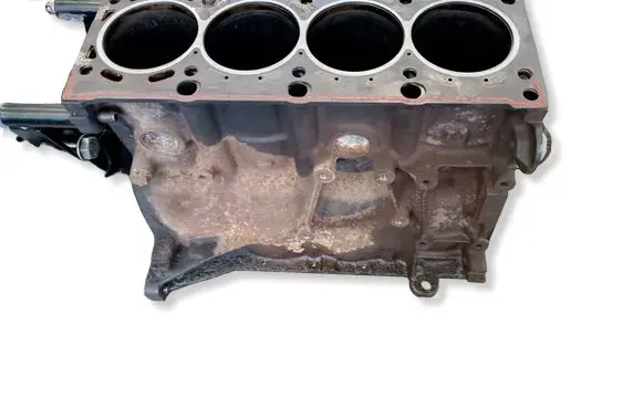BMW 3 E30 Engine block 1715477